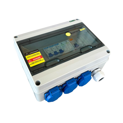Optimisez et sécurisez votre installation avec le coffret de jonction AC 3 entrées, conçu pour centraliser jusqu’à 3 sources AC (micro-onduleurs, batteries, prises solaires) vers une sortie unique sécurisée. Pré-équipé avec disjoncteur différentiel type B, 3 disjoncteurs indépendants et un parafoudre intégré (SPD), il garantit une protection complète contre fuites, surintensités et surtensions. Robuste avec son boîtier IP65 – IK10, il est parfaitement adapté à une installation intérieure ou extérieure. 